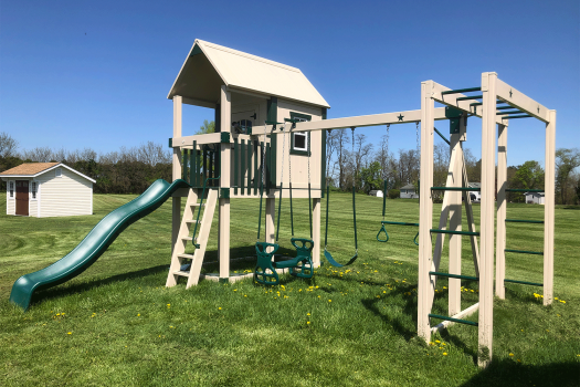 quality done right amish built vinyl playset